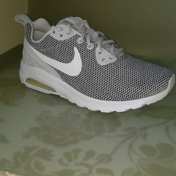 Womens Grey Nike Air Max Motion Lw Se 